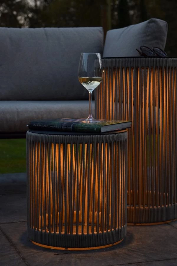 Lucide PINGI - Oplaadbare Vloerlamp Binnen/Buiten - Accu/Batterij - Ø 33,5 cm - LED 3 StepDim - 1x3W 3000K - IP44 - Taupe - sfeer 2